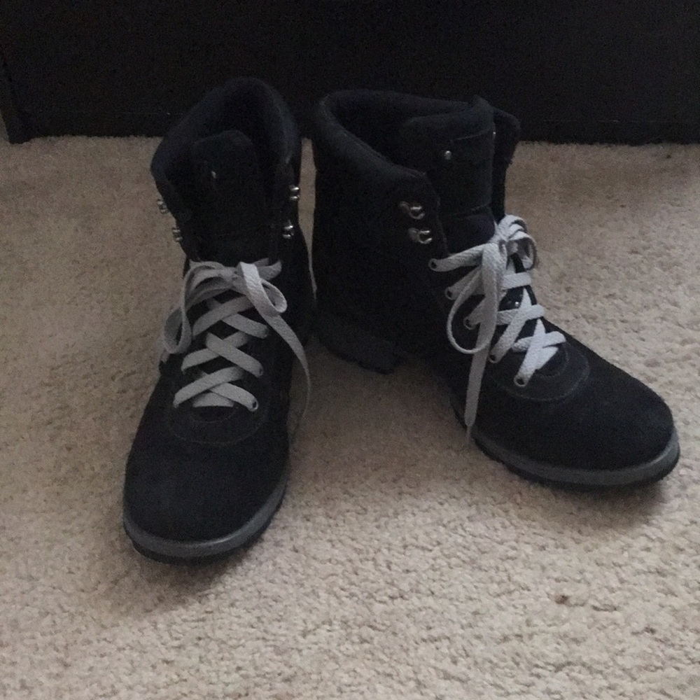 Black Timberlands *LIKE NEW*